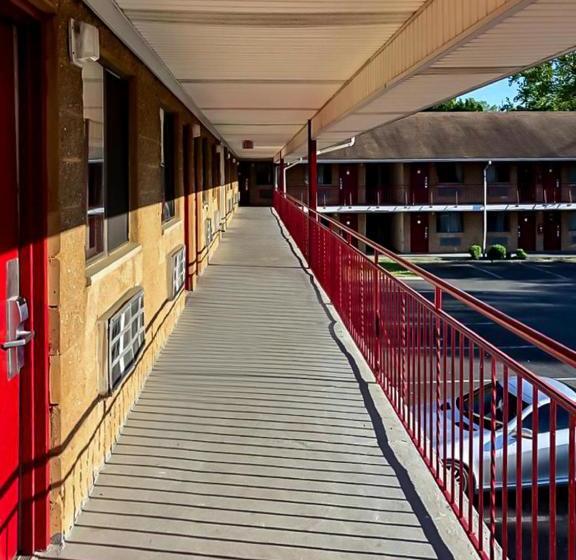 هتل Global Inn Edison