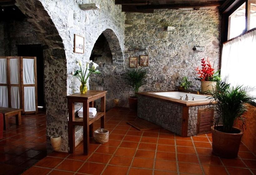 هتل La Casa De Piedra By Rotamundos