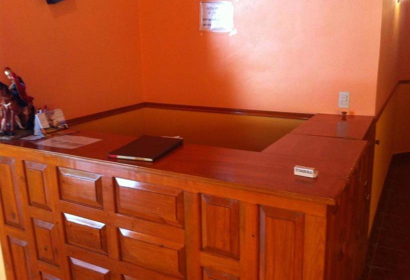 فندق Posada Castillo Panteon Ingles