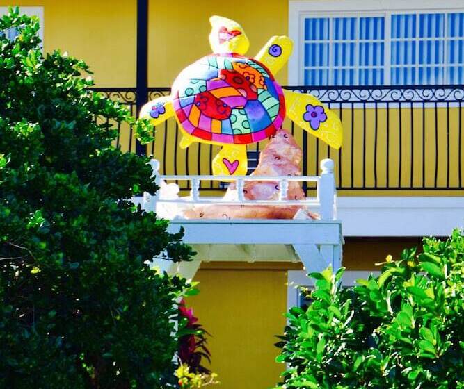 هتل Sea Turtle Inn