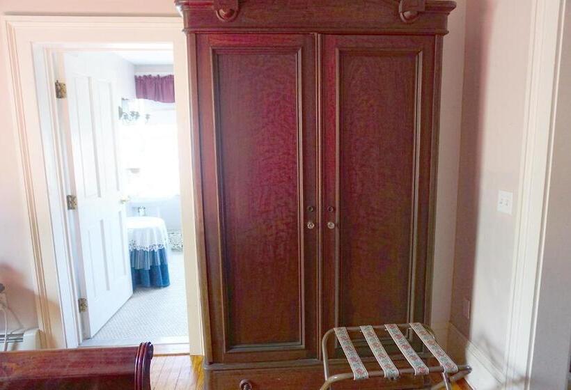 هتل Stay Saratoga