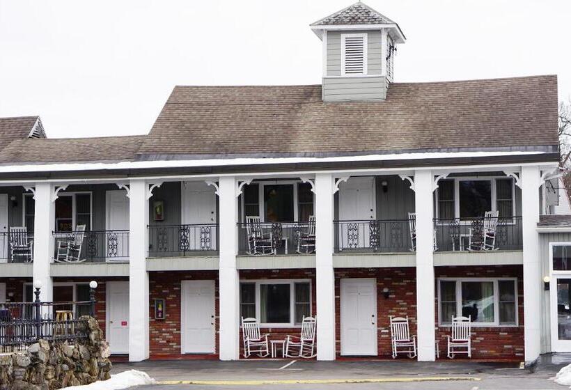 هتل Stay Saratoga