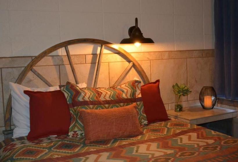 Lariat Motel