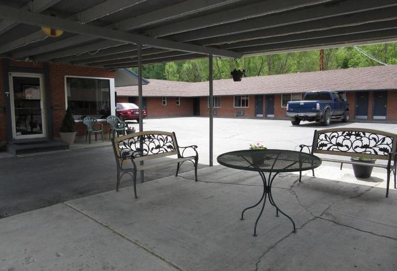 Lava Spa Motel & Rv
