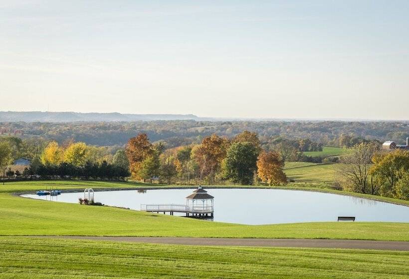 Lefevre Inn And Resort