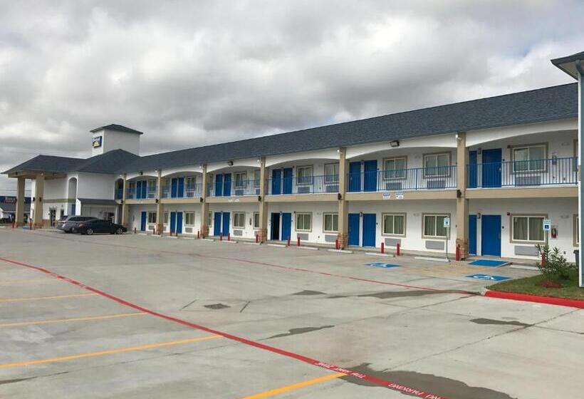 מוטל Deluxe Inn & Suites   Baytown