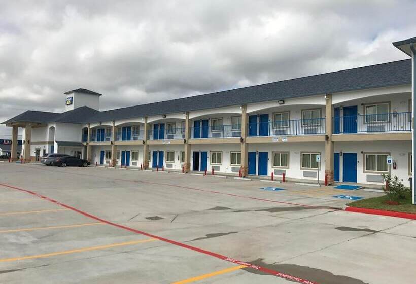 מוטל Deluxe Inn & Suites   Baytown