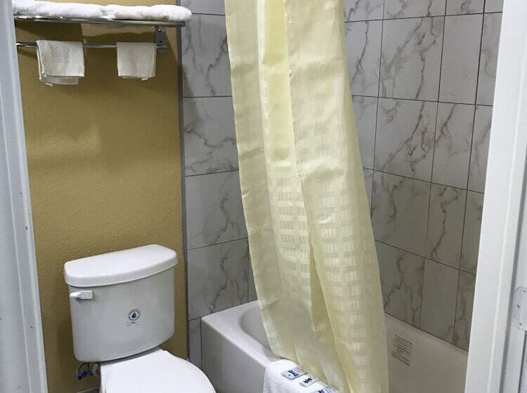 מוטל Deluxe Inn & Suites   Baytown
