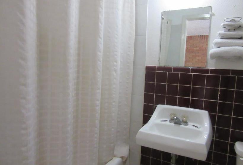 فندق على الطريق Relax Inn Tyler