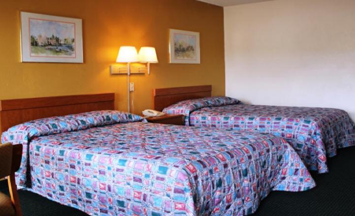 فندق على الطريق Speedway Inn