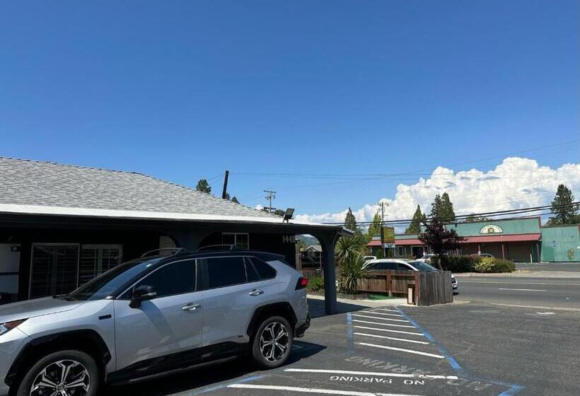 مُتل Western Village Inn Newly Renovated