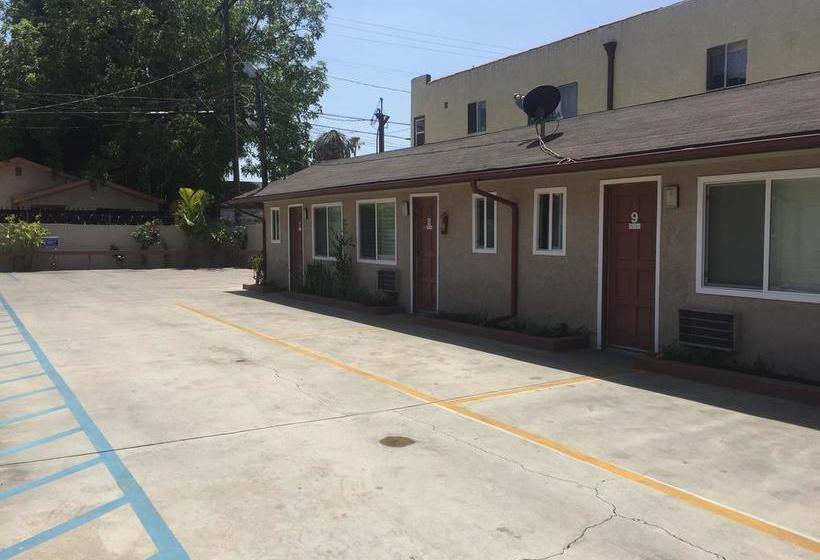 One Ten Motel
