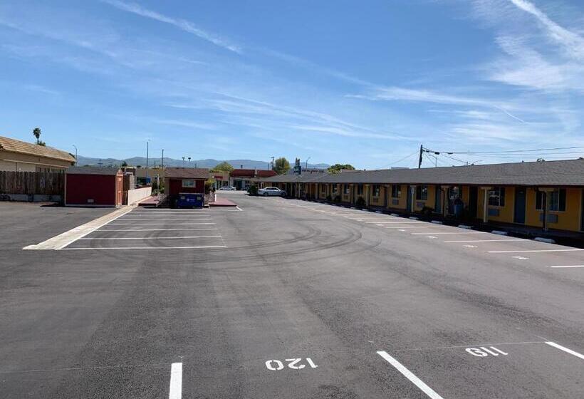 Wagon Wheel Motel