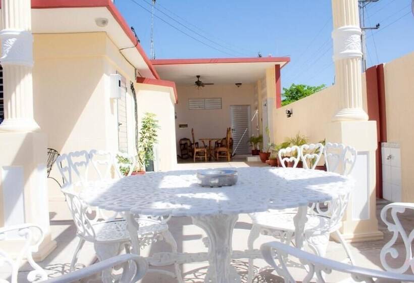 Hostal V&b