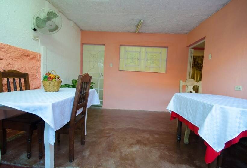 پانسیون Casa Esperanza Tuta