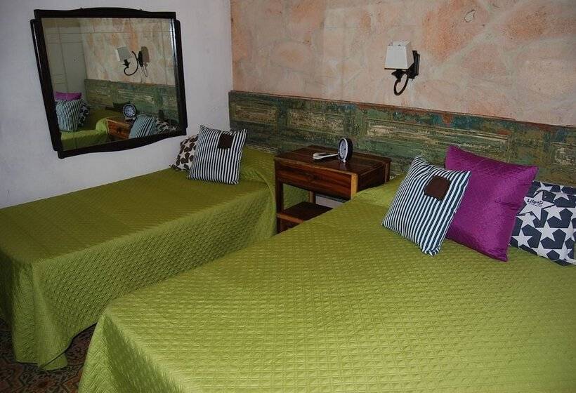 پانسیون Hostal Casa Canda