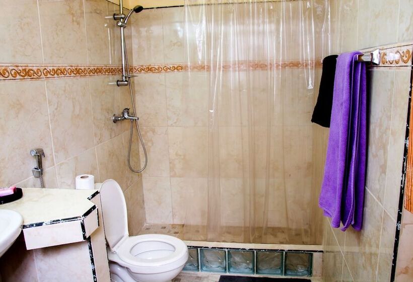 پانسیون Hostal Corona