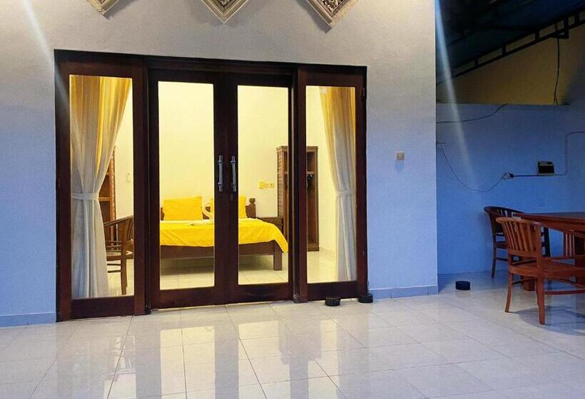 Bed and Breakfast Dea Putra Dive Homestay