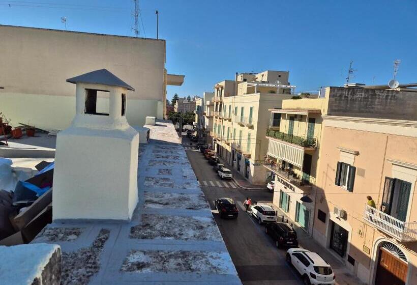 تختخواب و صبحانه La Terrazza Di Rosalba