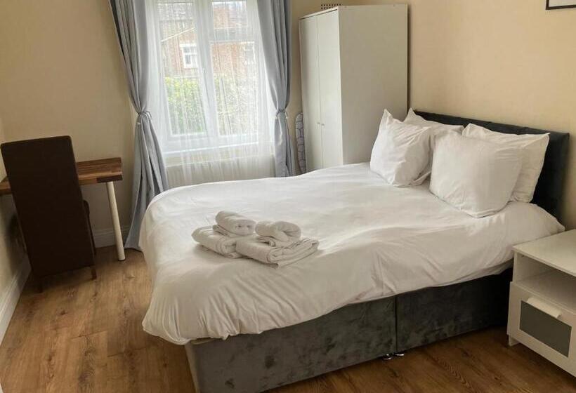 Bed and Breakfast Specious Studio Flats