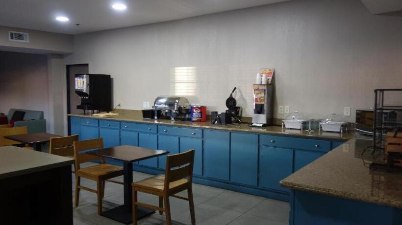 هتل Country Inn & Suites By Radisson, Jackson Airport, Ms