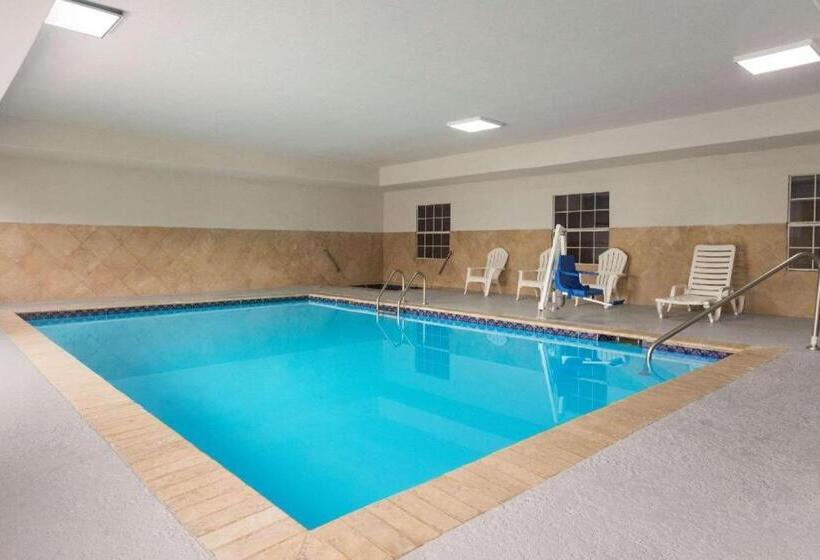 هتل Country Inn & Suites By Radisson, Jackson Airport, Ms