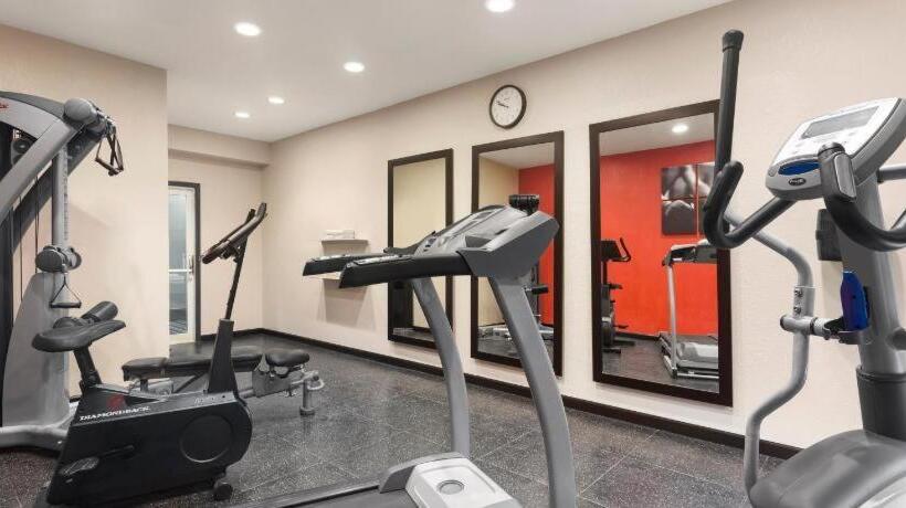هتل Country Inn & Suites By Radisson, Jackson Airport, Ms