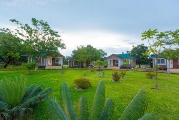 هتل Ngonga Beach Resort