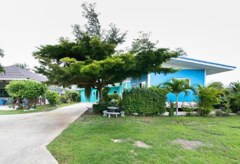 בית מלון כפרי Oyo 949 Sansuk Resort Paknampran