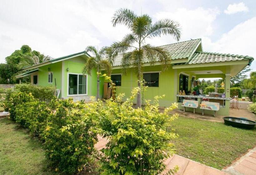 בית מלון כפרי Oyo 949 Sansuk Resort Paknampran