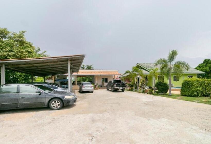 בית מלון כפרי Oyo 949 Sansuk Resort Paknampran
