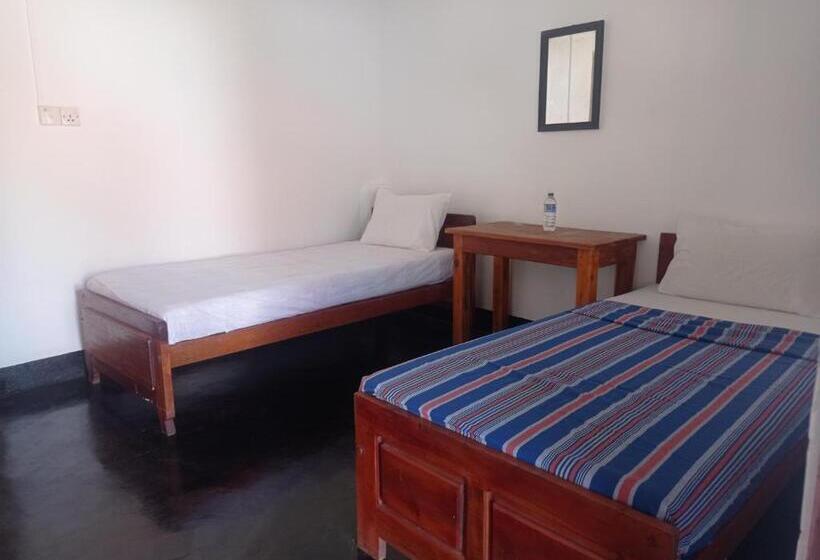 هتل Silver Beach