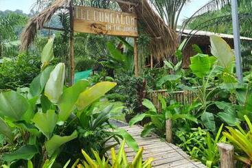 هتل Tee Bungalow In The Jungle