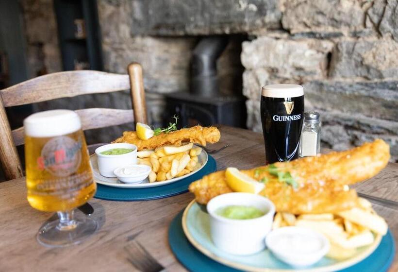 هتل The Kings Arms