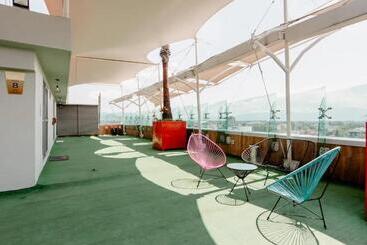 Luxury Rooftop Suiteb