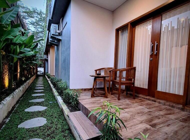 펜션 Graha Shanti Guest House