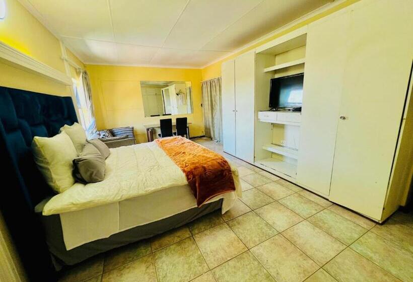پانسیون Honeyhills Excellence Resort J