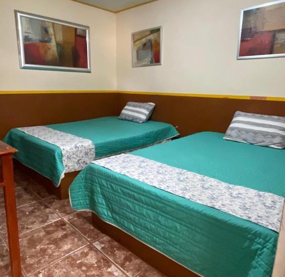 پانسیون Hostal De Atocha