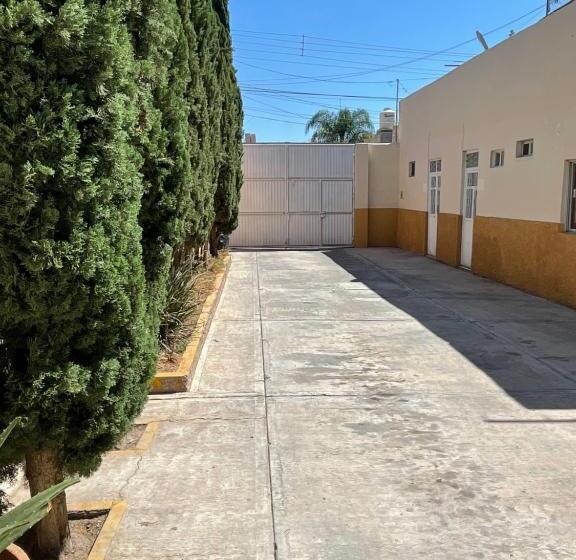 پانسیون Hostal De Atocha