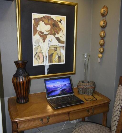 پانسیون The Flamingo Suite At Frederick S Place