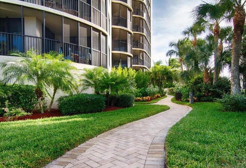Pointe Estero Resort