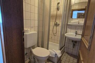 هاستل Gasthof Tut