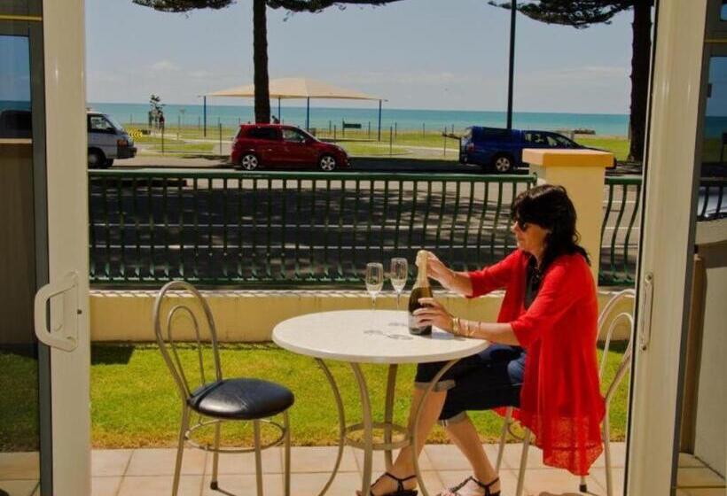 Beach Front Motel
