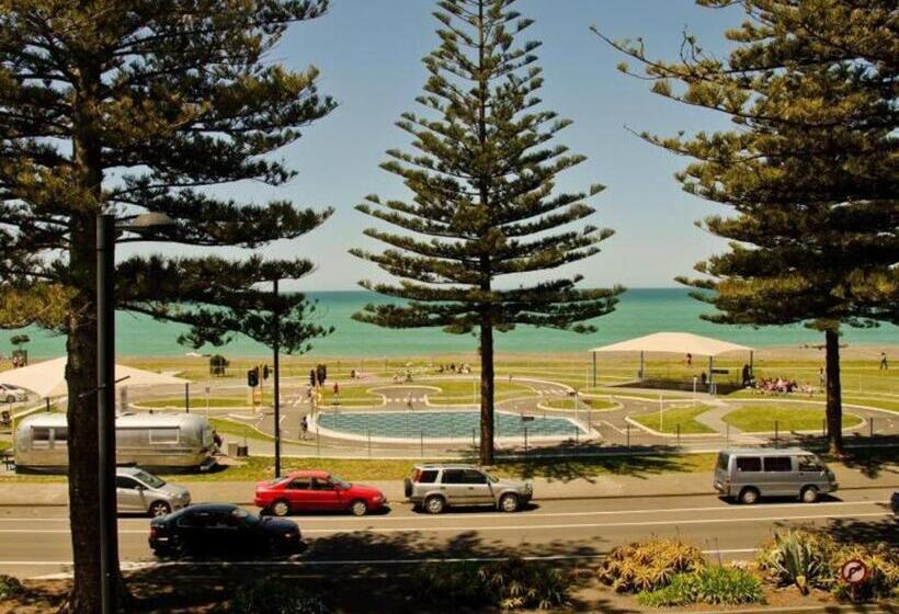 Beach Front Motel