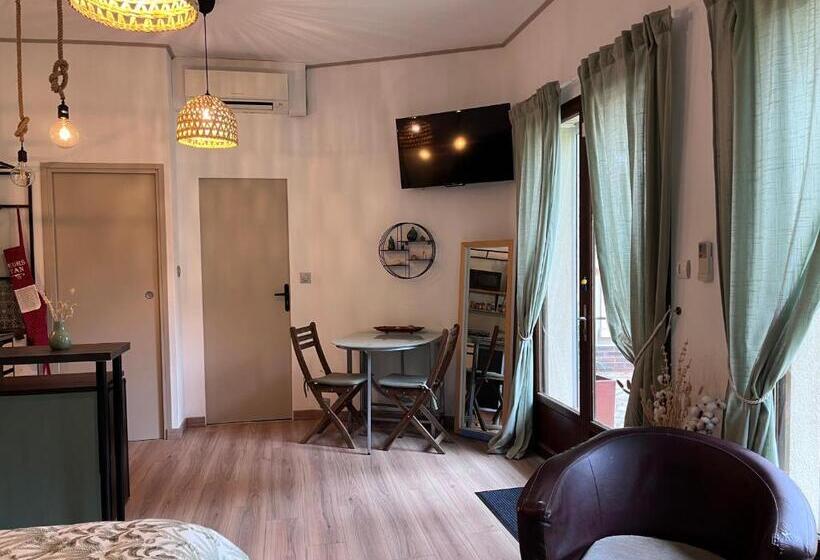 Bed and Breakfast Charmant Studio En Rez De Jardin Chaville