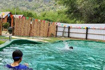 تختخواب و صبحانه Cool Pool Bungalow