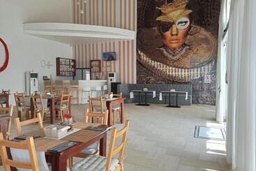 تختخواب و صبحانه Kim S Apartment