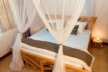 تختخواب و صبحانه Tukutane Kilimanjaro Homestay