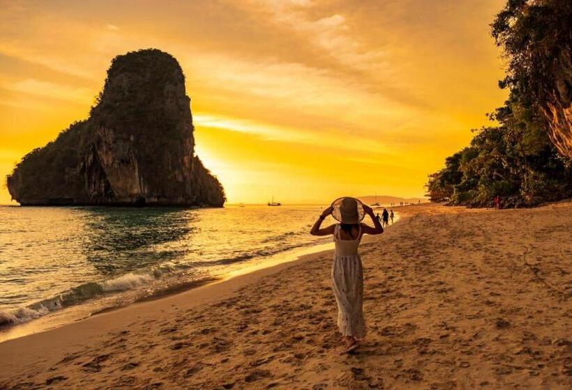 فندق Oyo 681 Paradise