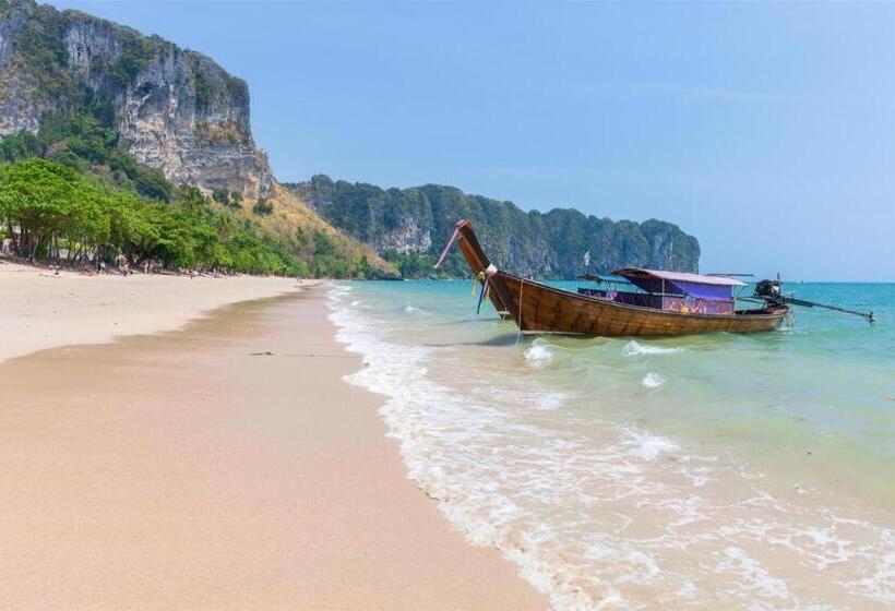 فندق Oyo 681 Paradise